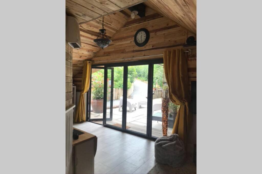 The Shed . A Cosy, Peaceful, 96% Recycled, Chalet. Swansea Extérieur photo